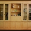 Libreria Caterina: Grande libreria dalle line classiche e laccata e invecchiata per aumentarne la classicità.