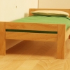 Letto singolo Leo: Foto particolare del letto Leo, anche qui viene esaltata la semplicità e la pulizia delle forme