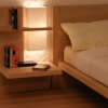 Letto Minoche: Da notare il particolare del comodino e la luce integrata.